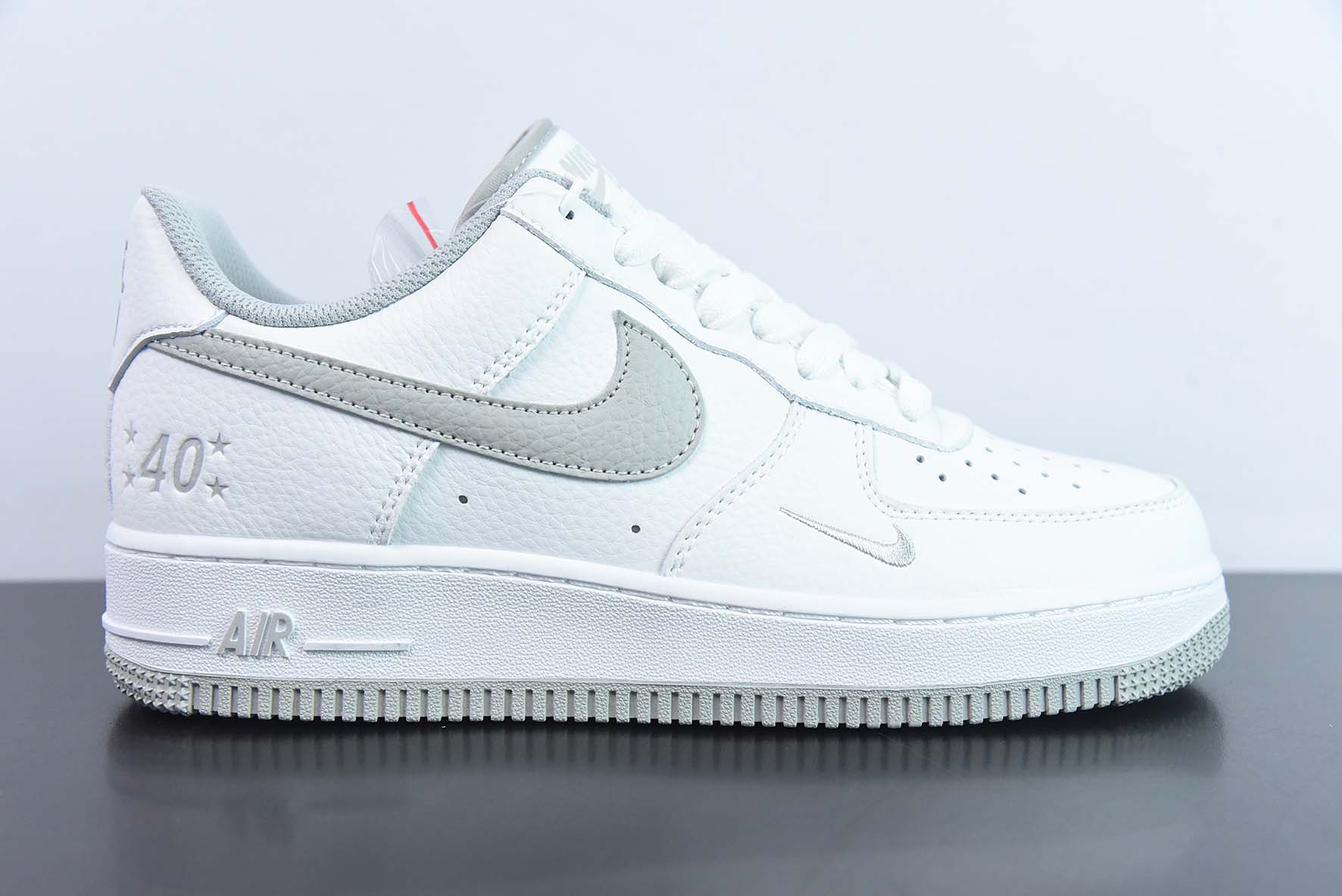 Air Force 1'07"40th Anniversary/White Grey"空军一号“40周年版白灰小钩”货号:MN5263-121