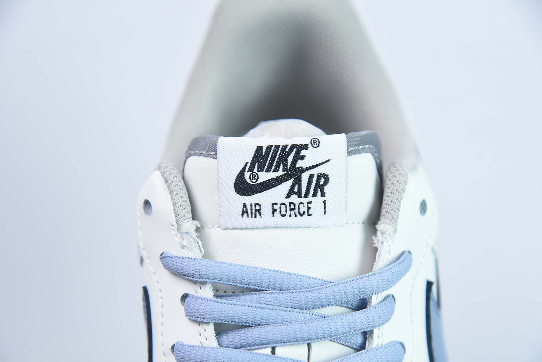 Nike Air Force 1 Low ’07 雾霾蓝 空军一号低帮 货号：CQ5059-108