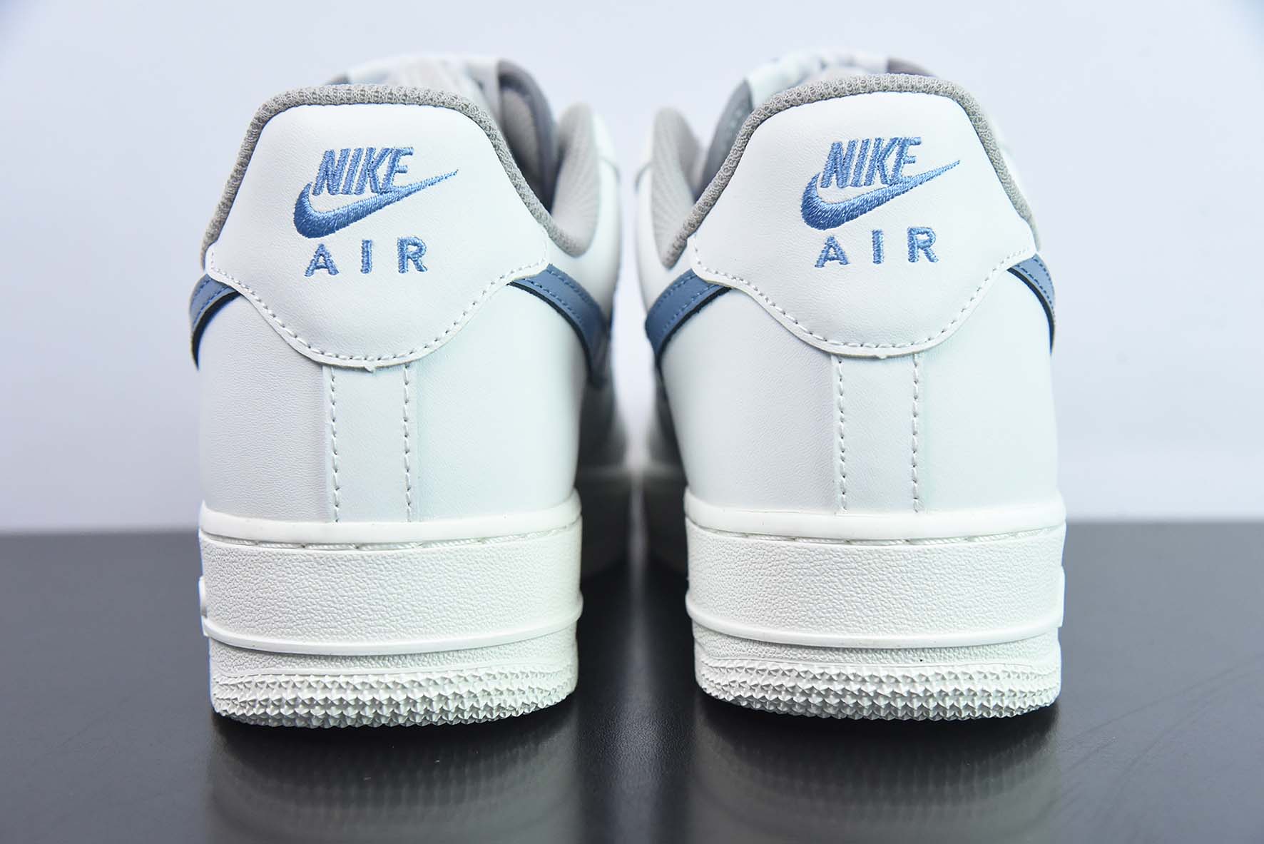 Nike Air Force 1 Low ’07 雾霾蓝 空军一号低帮 货号：CQ5059-108