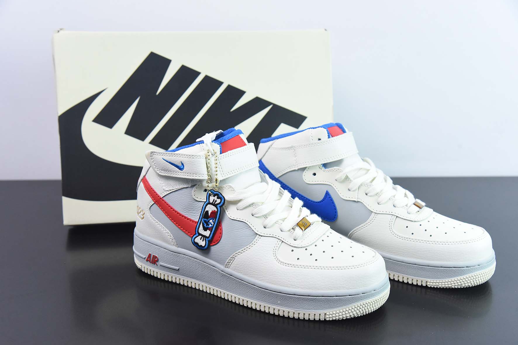 Nike Air Force 1 AF1 空军一号/中帮 米白灰红 大白兔奶糖 货号:CW0088-928