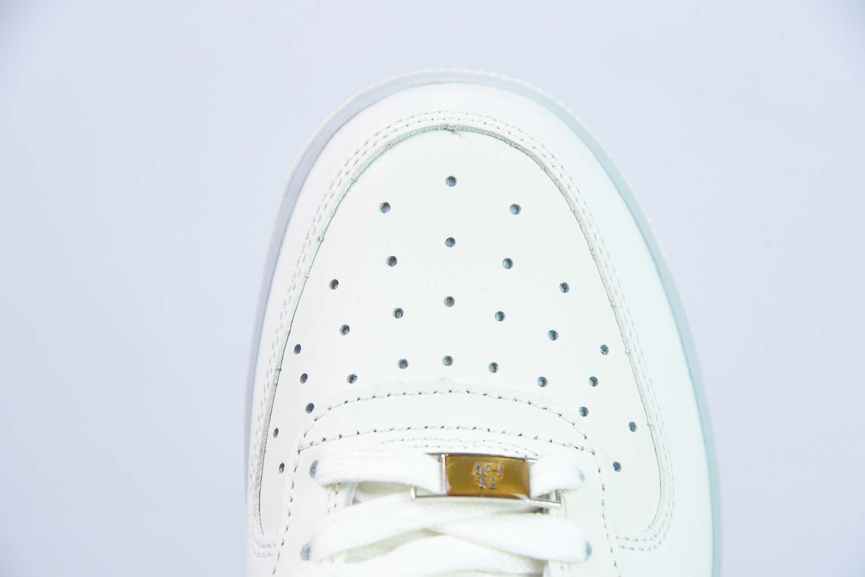 Nike Air Force 1 AF1 空军一号/中帮 米白灰红 大白兔奶糖 货号:CW0088-928
