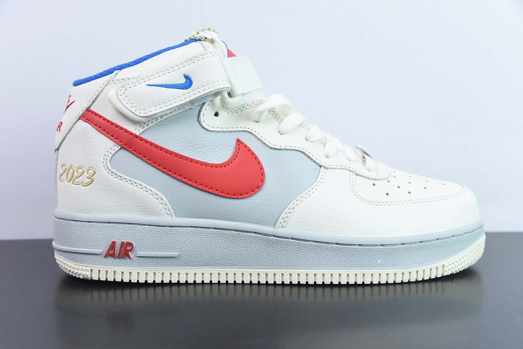 Nike Air Force 1 AF1 空军一号/中帮 米白灰红 大白兔奶糖 货号:CW0088-928