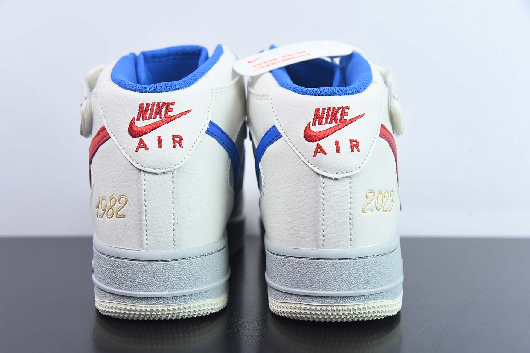 Nike Air Force 1 AF1 空军一号/中帮 米白灰红 大白兔奶糖 货号:CW0088-928