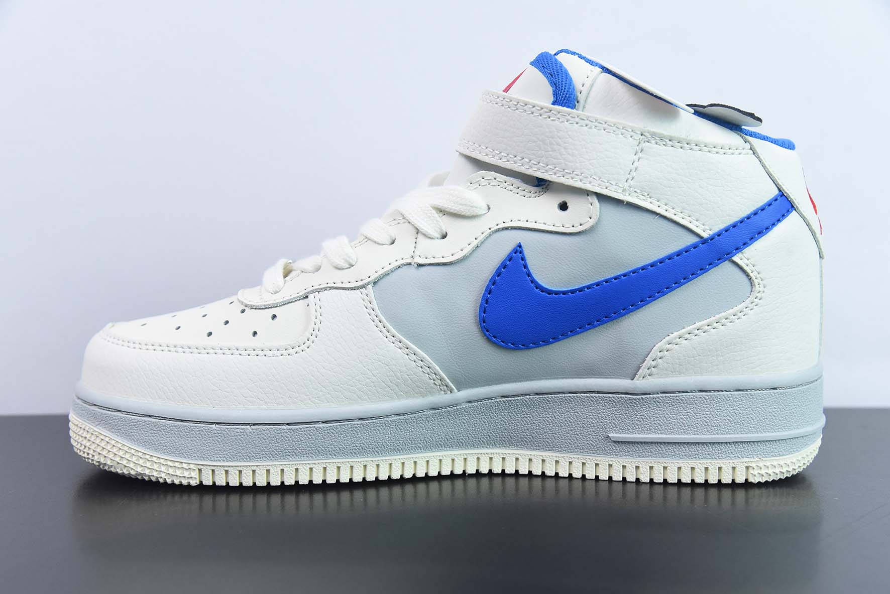 Nike Air Force 1 AF1 空军一号/中帮 米白灰红 大白兔奶糖 货号:CW0088-928