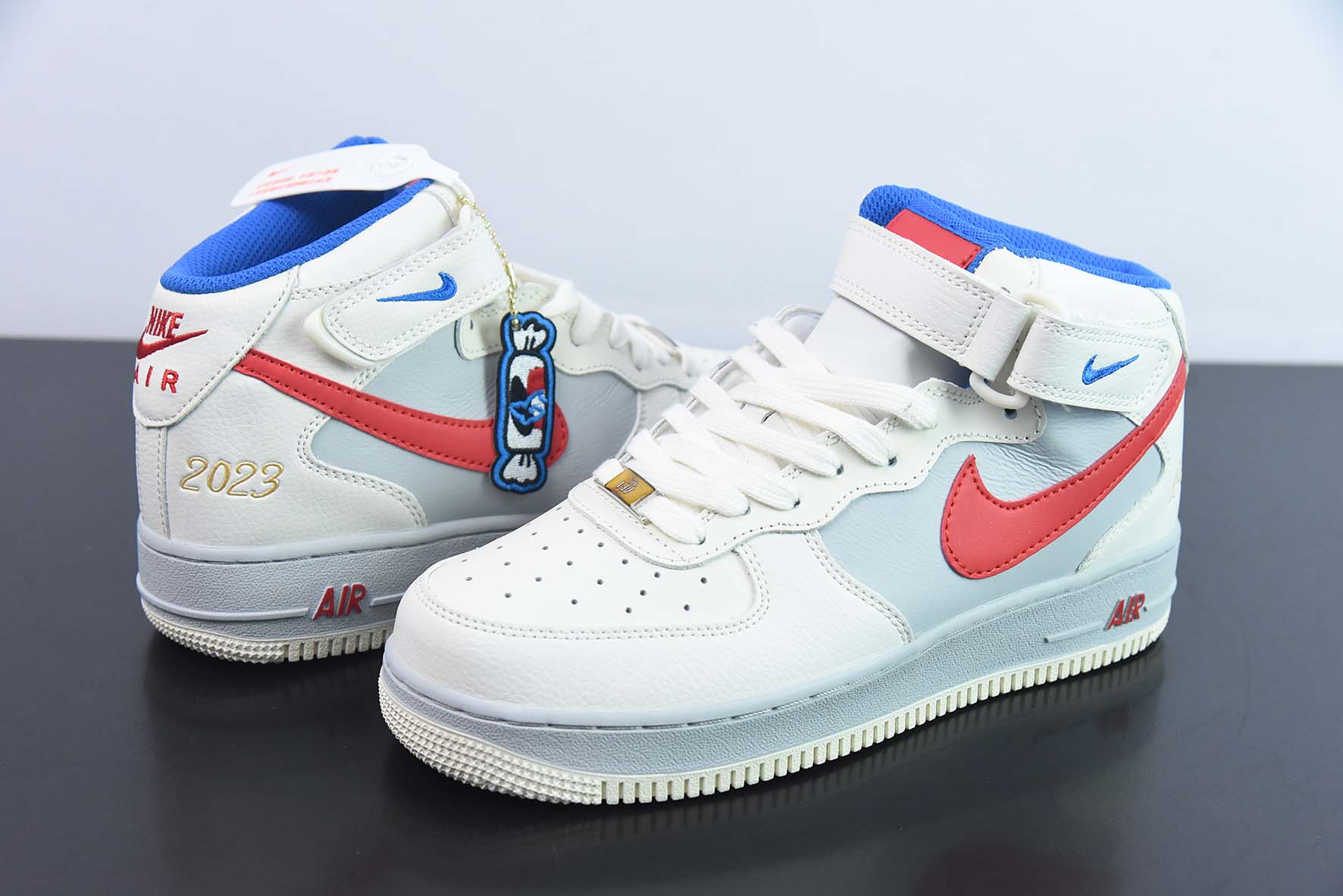 Nike Air Force 1 AF1 空军一号/中帮 米白灰红 大白兔奶糖 货号:CW0088-928