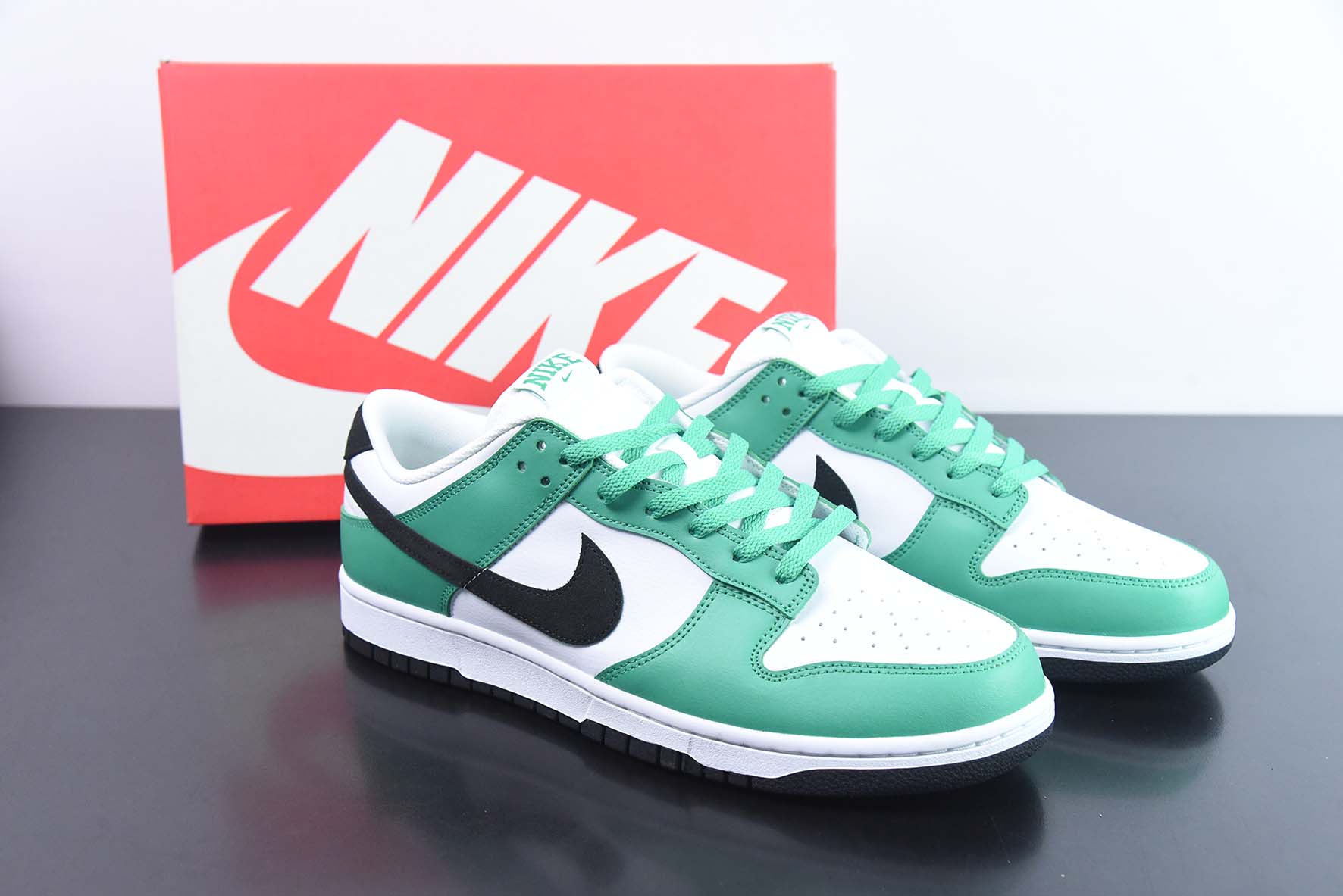 Nike Dunk Low SE “Lottery Green”板鞋白绿黑 货号：fn3612-300