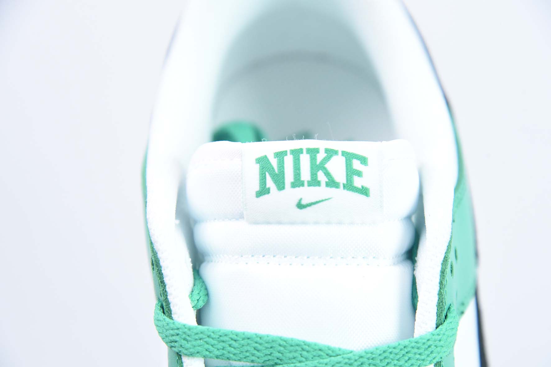 Nike Dunk Low SE “Lottery Green”板鞋白绿黑 货号：fn3612-300