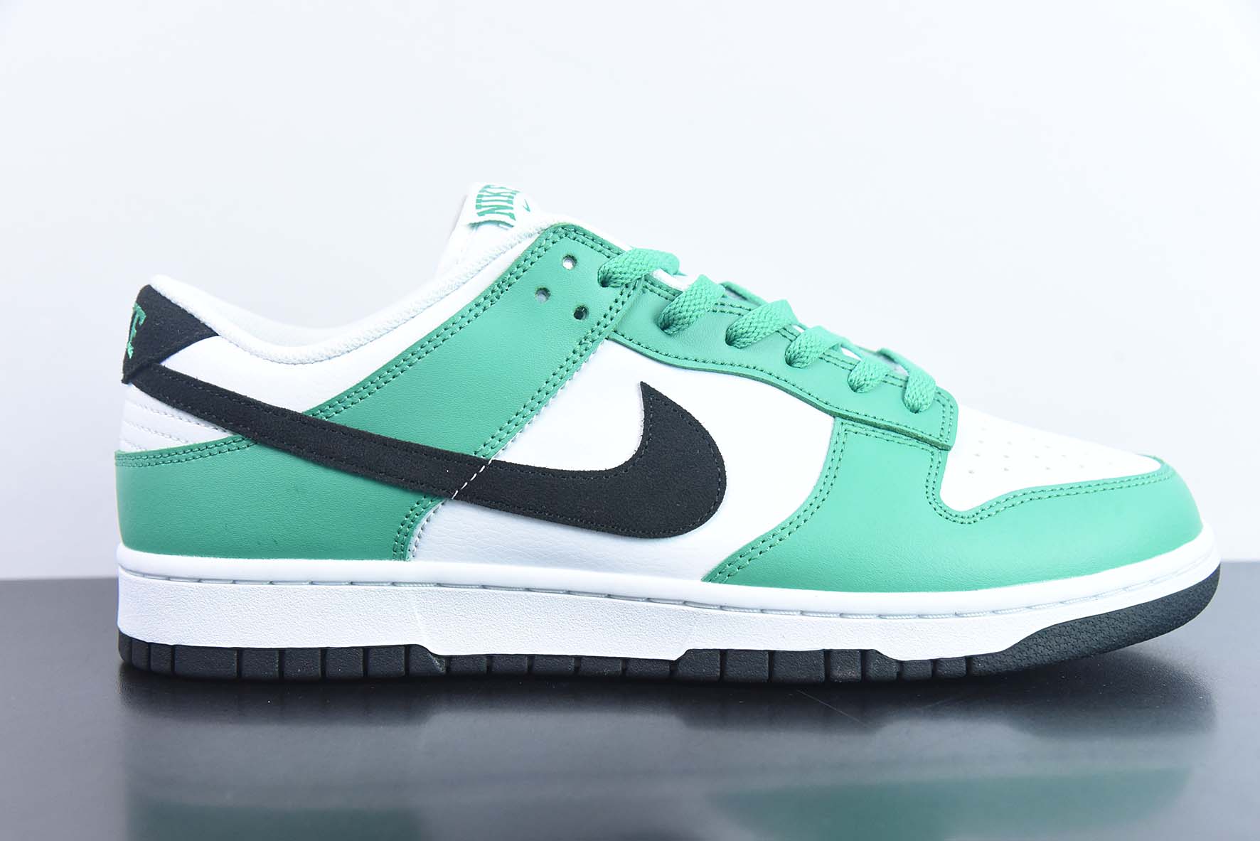Nike Dunk Low SE “Lottery Green”板鞋白绿黑 货号：fn3612-300