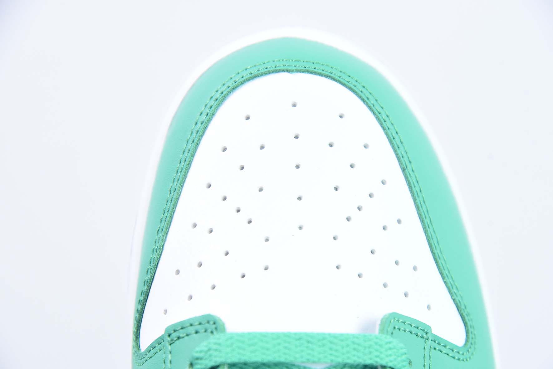 Nike Dunk Low SE “Lottery Green”板鞋白绿黑 货号：fn3612-300