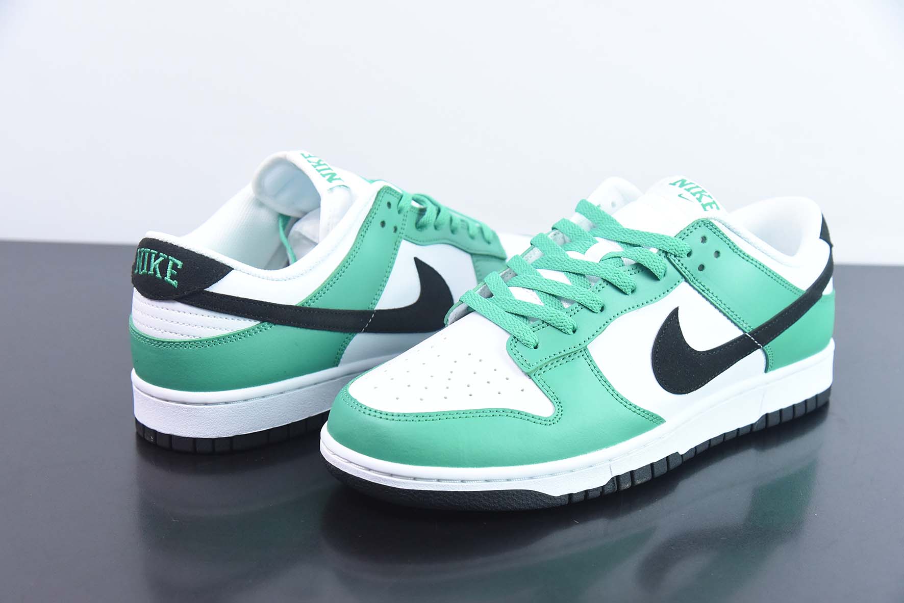 Nike Dunk Low SE “Lottery Green”板鞋白绿黑 货号：fn3612-300