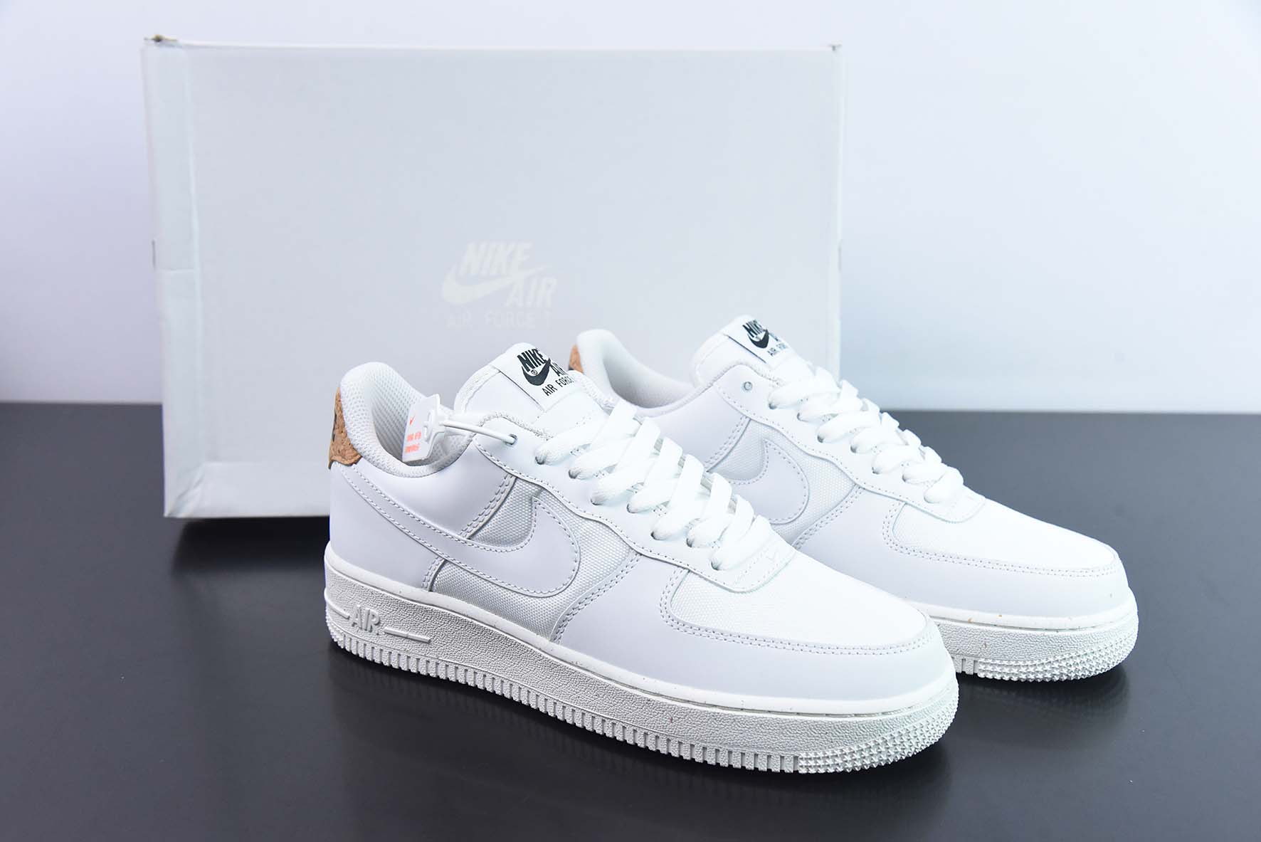 Air Force 1 '07 Low 空军一号低帮板鞋货号：DV7184 001