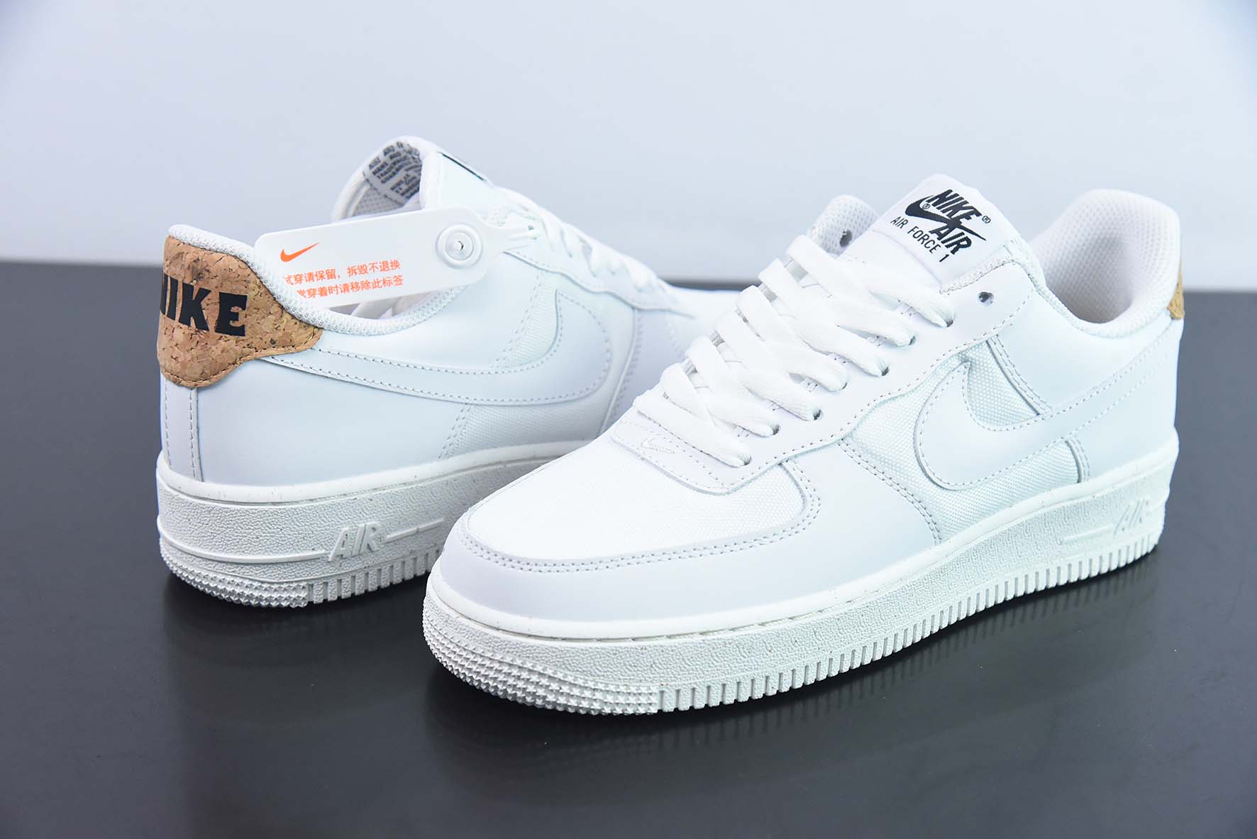Air Force 1 '07 Low 空军一号低帮板鞋货号：DV7184 001