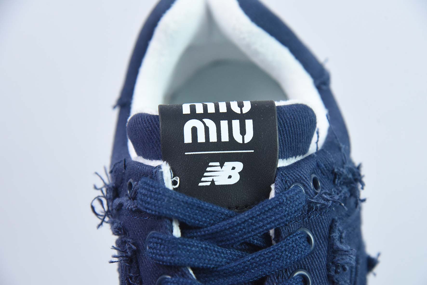 MIU MIU x NB 574 人气联名女款运动鞋