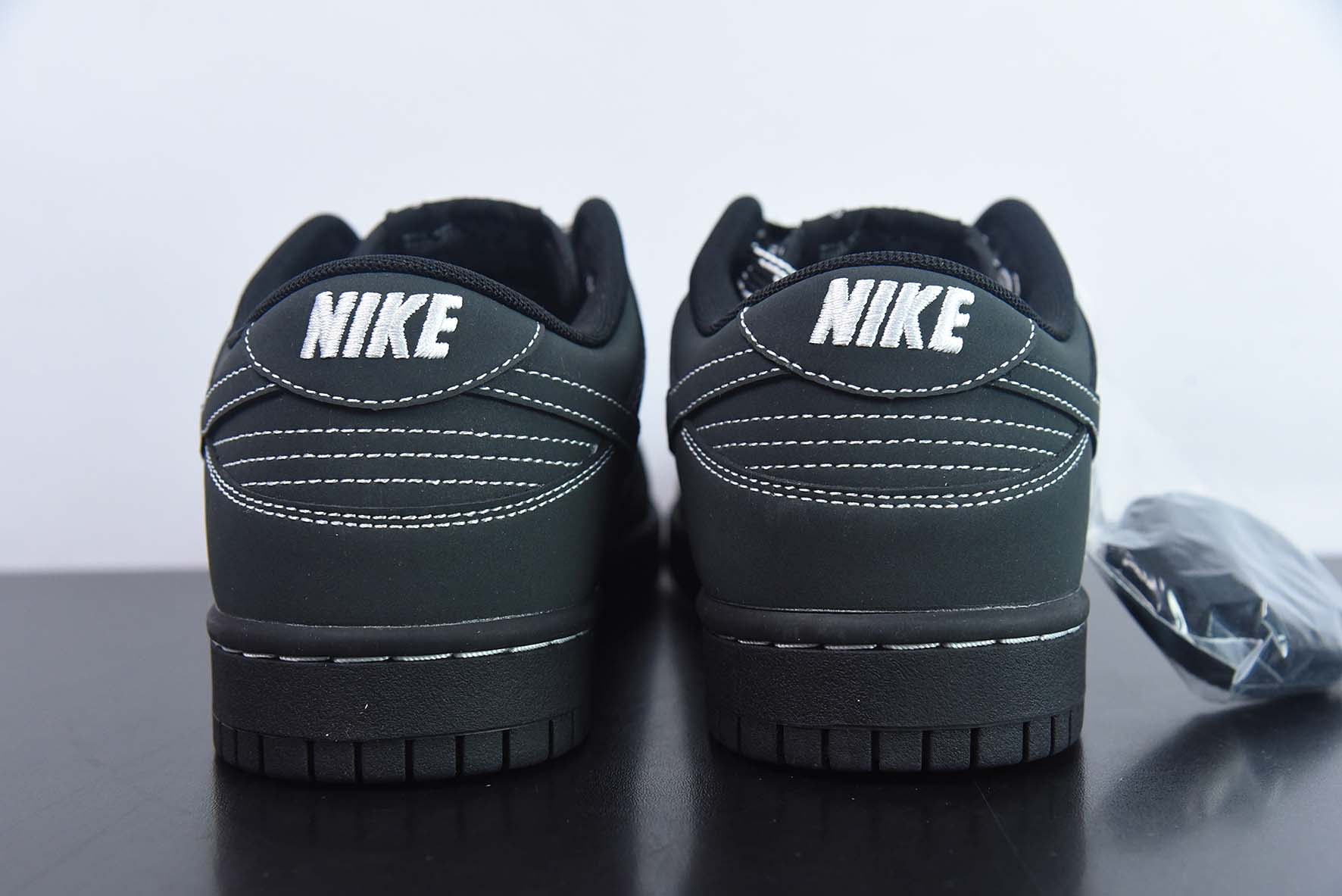 Nike SB Dunk Low 黑武士男女同款运动鞋 货号: DF0517-221