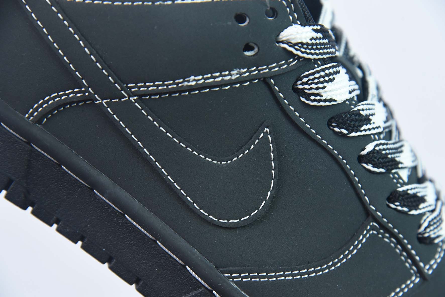 Nike SB Dunk Low 黑武士男女同款运动鞋 货号: DF0517-221