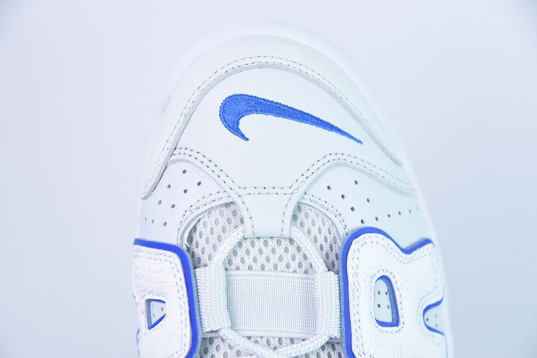 NK Air More Uptempo 大AIR皮蓬复古篮球鞋 货号：FD0669-100