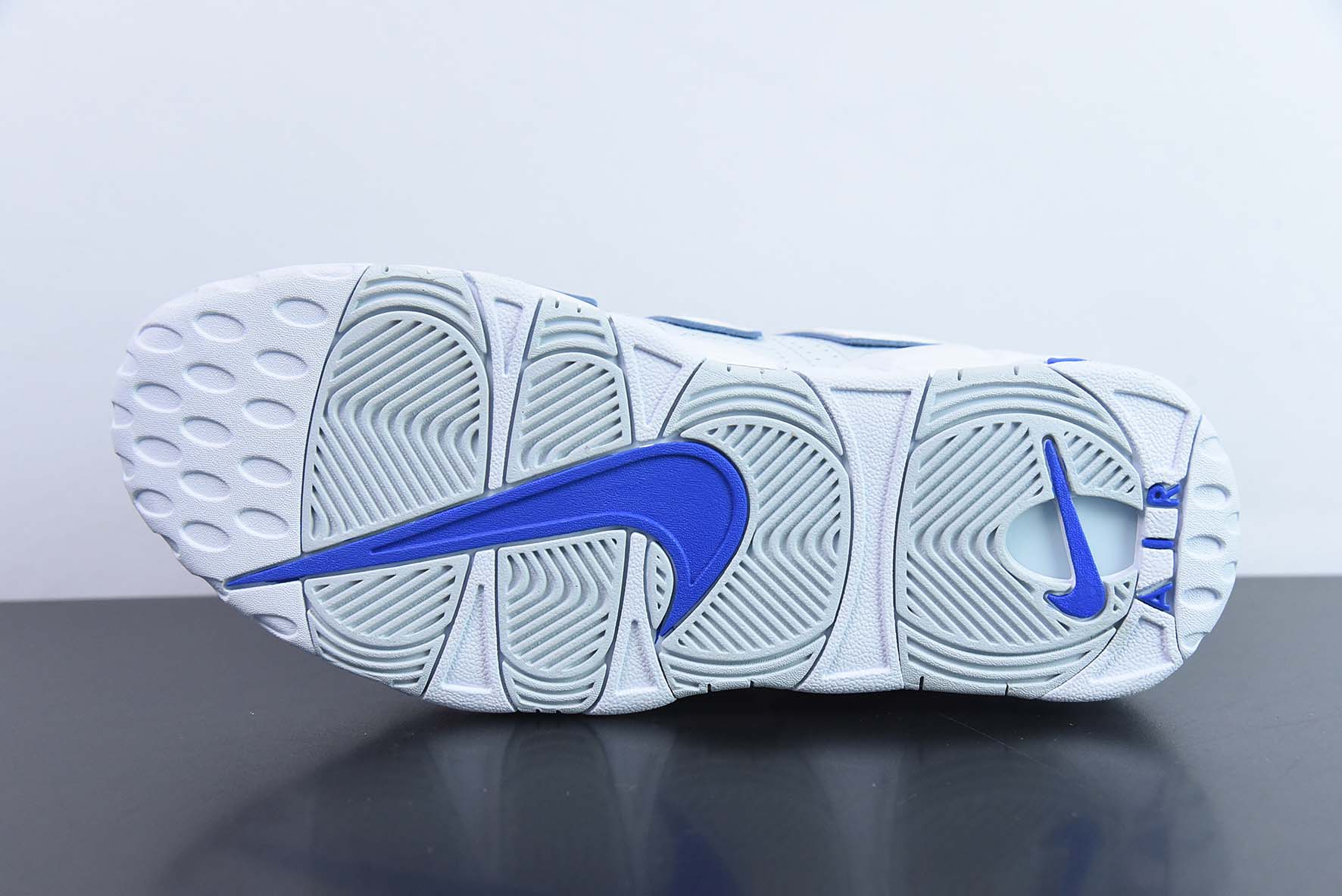 NK Air More Uptempo 大AIR皮蓬复古篮球鞋 货号：FD0669-100