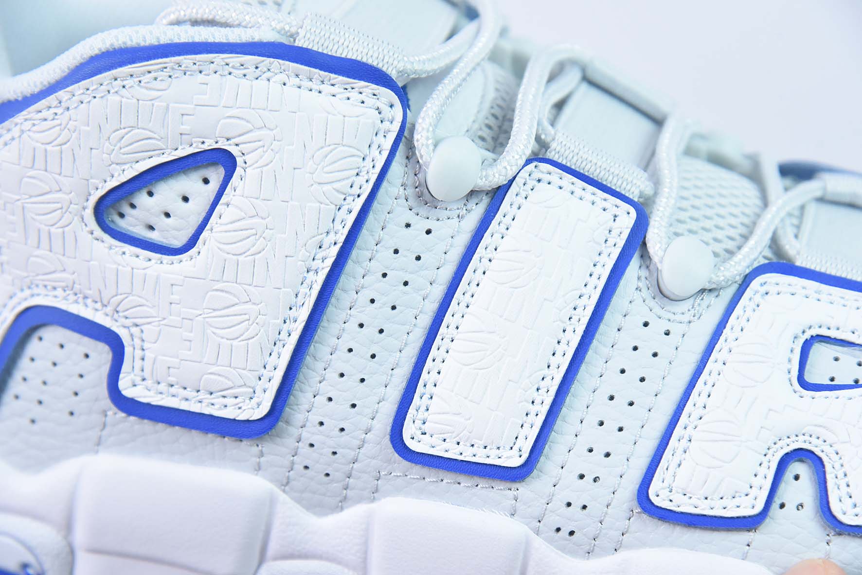 NK Air More Uptempo 大AIR皮蓬复古篮球鞋 货号：FD0669-100