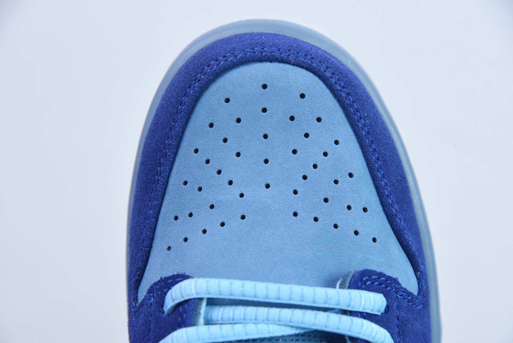 Nike SB Dunk Low 蓝精灵 货号:DO9404-400