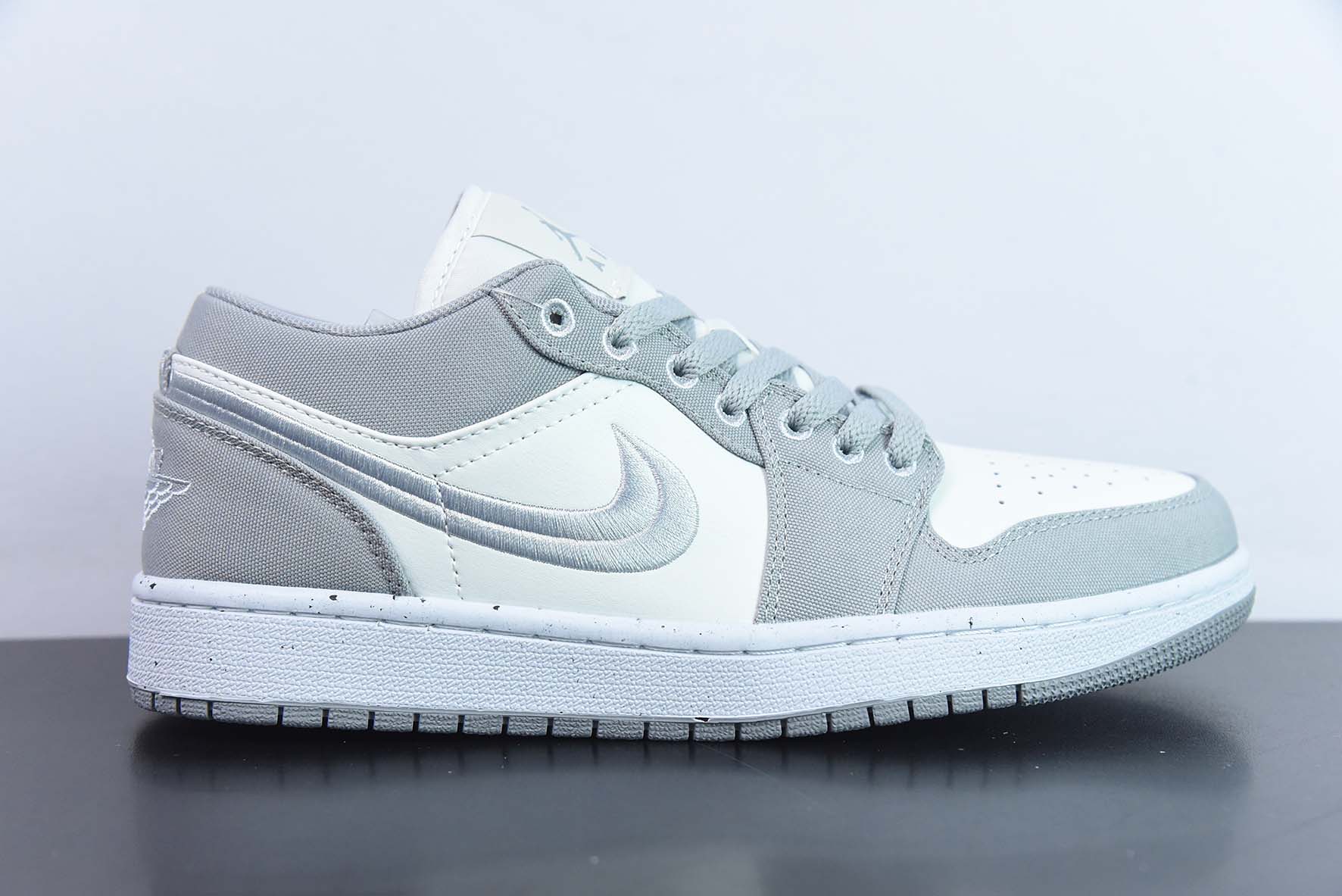 Air Jordan 1 AJ1 Low 乔丹1代 低帮篮球鞋/灰白 「小Dior配色」刺绣logo 货号:DV0426-012