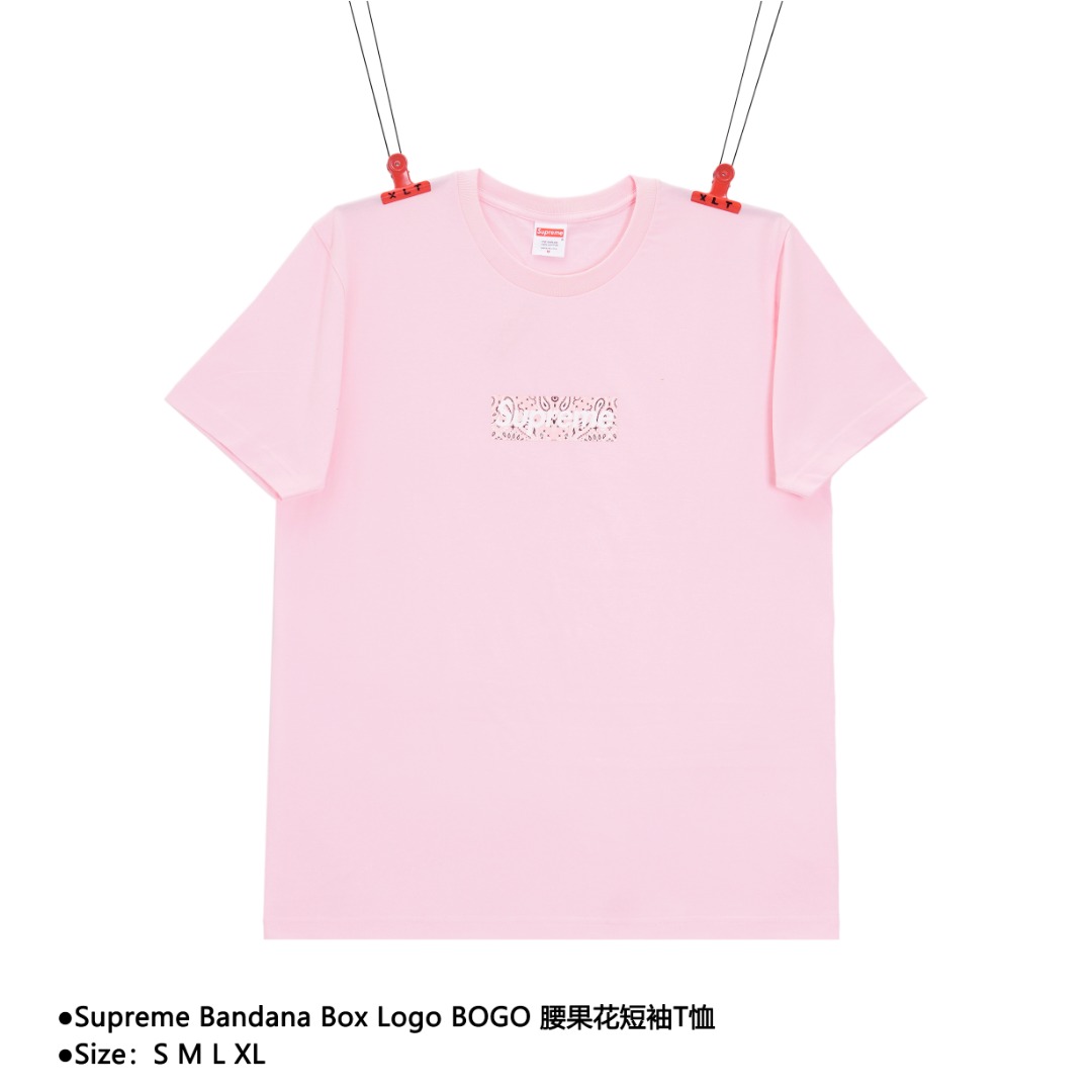 Supreme Bandana Box Logo BOGO 腰果花短袖T恤 关于面料短袖一直沿用:无缝圆筒面料工艺,懂得人都知道 面料也一直采用:16支精梳棉 领口采用32支纯棉螺纹无弹舒适 不变形 因为短袖面料为圆筒工艺,所以每个尺码的胸围为固定的 经过测量才能把面料定织定染下去 印花用料 活性染料 工艺细节采用丝网印工艺 区别市面通货 款式编号:B-56056056013