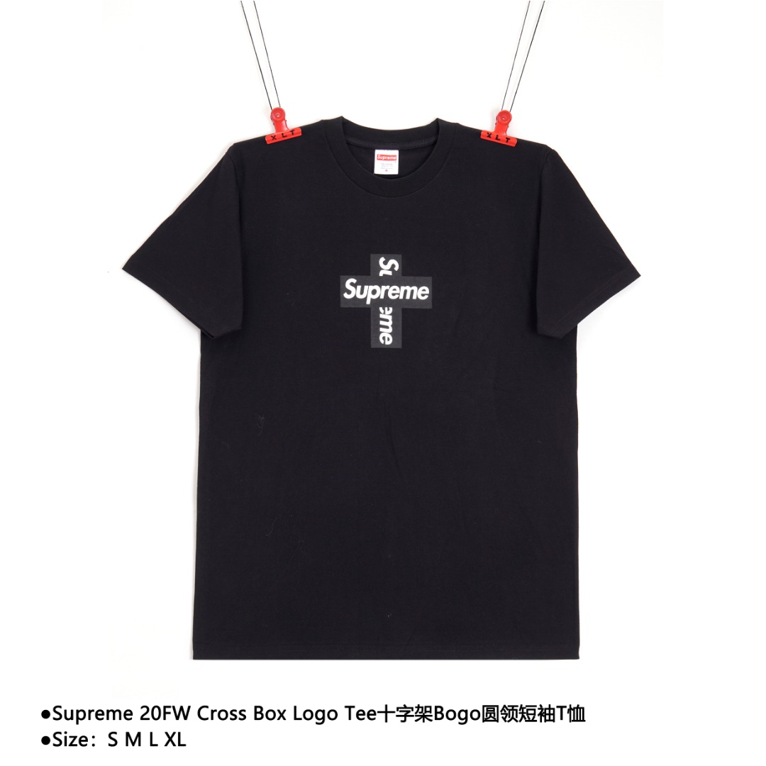 💰120
Supreme 20FW Cross Box Logo Tee十字架Bogo圆领短袖T恤
Size：S M L XL

关于这款面料与zp一致采用的16.7英支老式织布机织成，18支精梳棉面料，面料的支数越少面料摸起来越粗糙。精梳棉是对面料光滑度处理最高的标准，老式织布机的优点就是织出来的面料相对光洁，而且富有弹性 质感也相对比较好，Sup T恤基本全都是采用圆筒面料工艺因为是面料是圆筒工艺，所以每个尺码的胸围是固定的死的，织面料时候抛去水洗缩率门幅胸围保证跟zp一致，所以必须让老版师，挨个测量每个尺码的各个尺寸来定版，订制领标，因为年份款式季节不一样，所以标上面的文字细节也不一样，三标定制与zp一致，拒绝使用老标，非市面版本可比，印花还是热固油墨

款式编号：B-56056056013