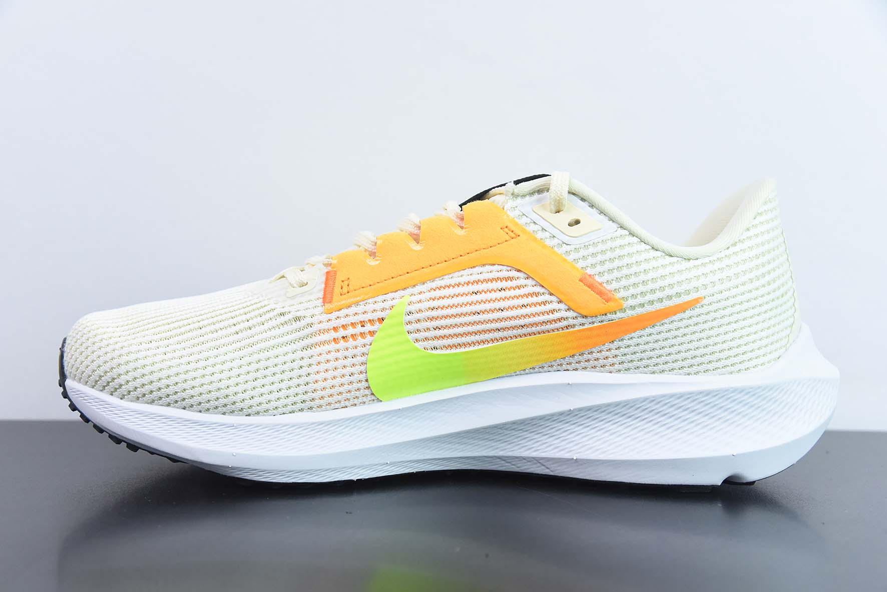 NK Air Zoom Pegasus 40 透气缓震跑步鞋 货号：DV3853-101