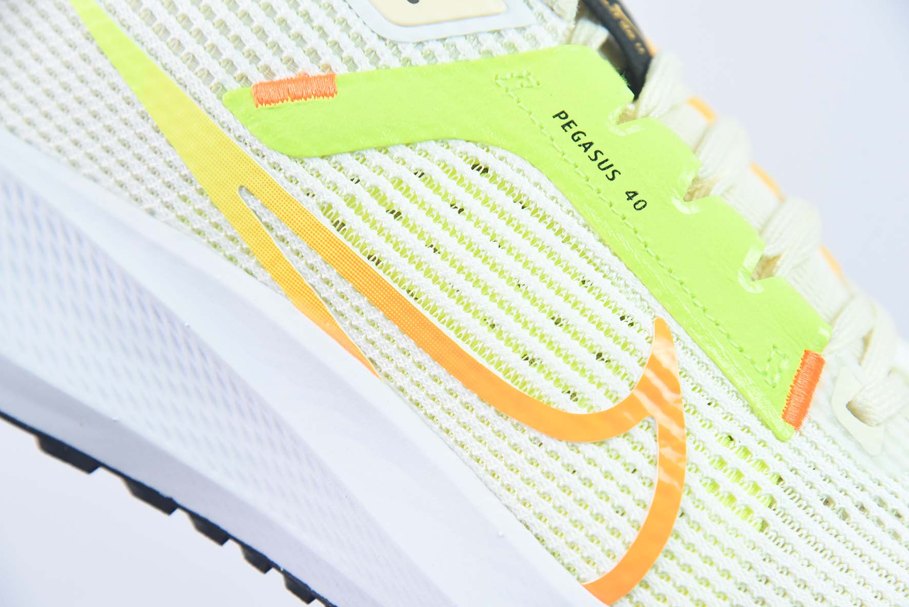 NK Air Zoom Pegasus 40 透气缓震跑步鞋 货号：DV3853-101