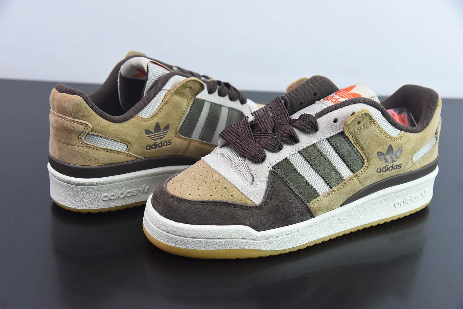 阿迪达斯Adidas三叶草 Originals Forum 84 Low 罗马系列魔术贴低帮“深棕麦黄浅灰”GW4334
