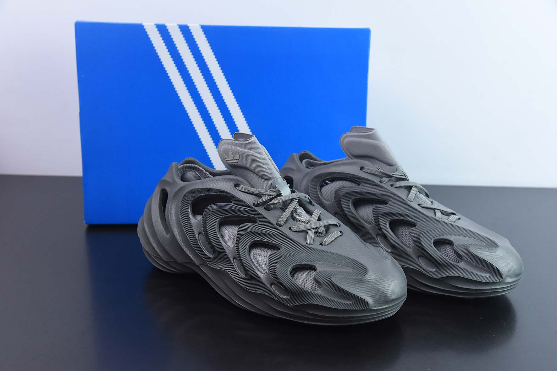 阿迪 洞洞鞋 凉鞋 镂空 AD originals adiFOM Q 潮流运动休闲鞋 货号:IE7448