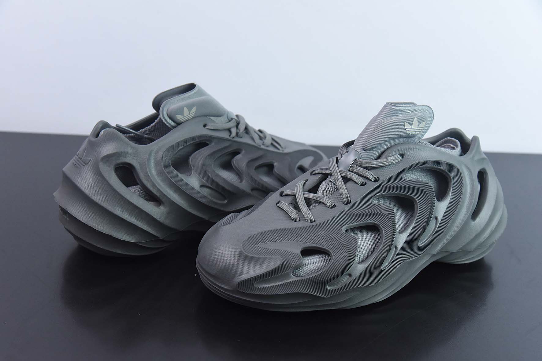 阿迪 洞洞鞋 凉鞋 镂空 AD originals adiFOM Q 潮流运动休闲鞋 货号:IE7448
