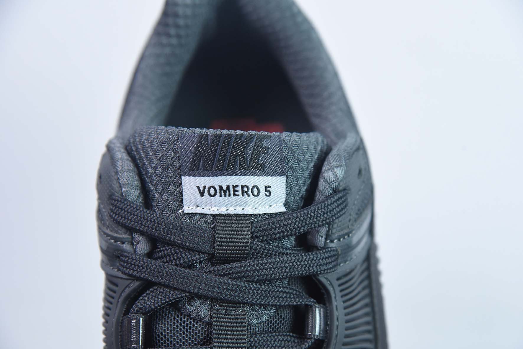 Nike Zoom Vomero 5"Dark Grey"佛莫罗5代系列经典“炭灰银”男子运动鞋 BV1358-002