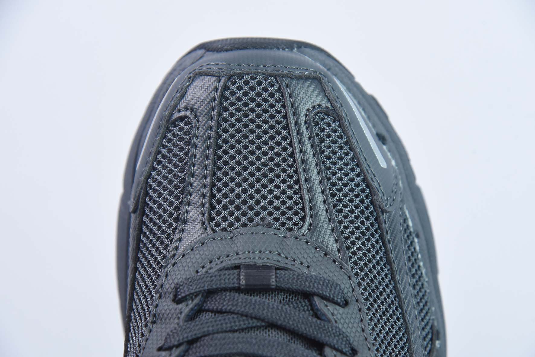 Nike Zoom Vomero 5"Dark Grey"佛莫罗5代系列经典“炭灰银”男子运动鞋 BV1358-002