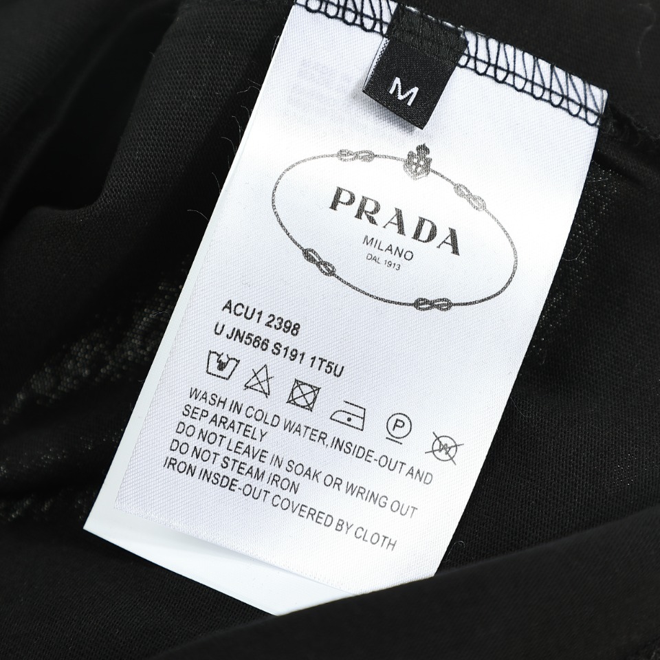 170 Prada 普拉达 23SS新款小人立体压胶贴片短袖T恤采用260克双纱面料