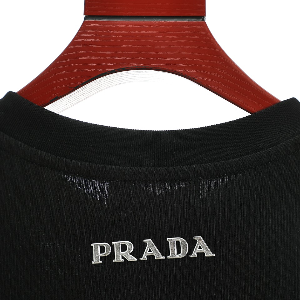 170 Prada 普拉达 23SS新款小人立体压胶贴片短袖T恤采用260克双纱面料