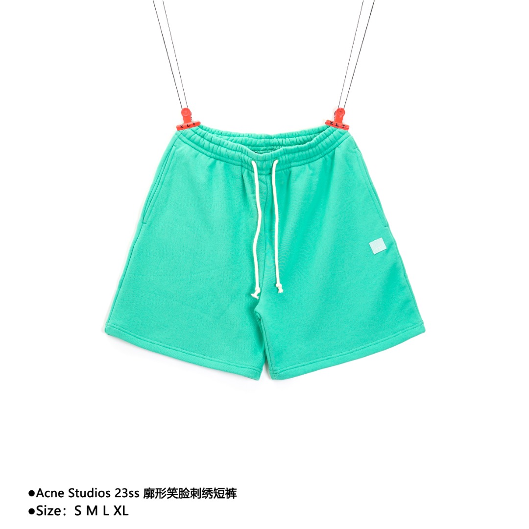 💰150
Acne Studios 23ss 廓形笑脸刺绣短裤
Size:S M L XL
基础简约的欧美风格,宽松易穿夏季百搭,相当ACNE的冷淡色调,圆形米白色的裤腰抽绳搭配双边竖式不易察觉的双插口袋带着休闲的气息,裤腿上的方块笑脸则是全场的辨识度,没有太高兴,也没有不开心的FACE表情已经成为ACNE标志性的产物,背面则有一个尾袋,既是装饰也可以是日常小实用,全棉小毛圈的内里舒适透气,亲肤不粘身,搭配情侣游走街头更是逼格满满。380克全棉质毛圈,正品级!
款式编号:Z-560560560016