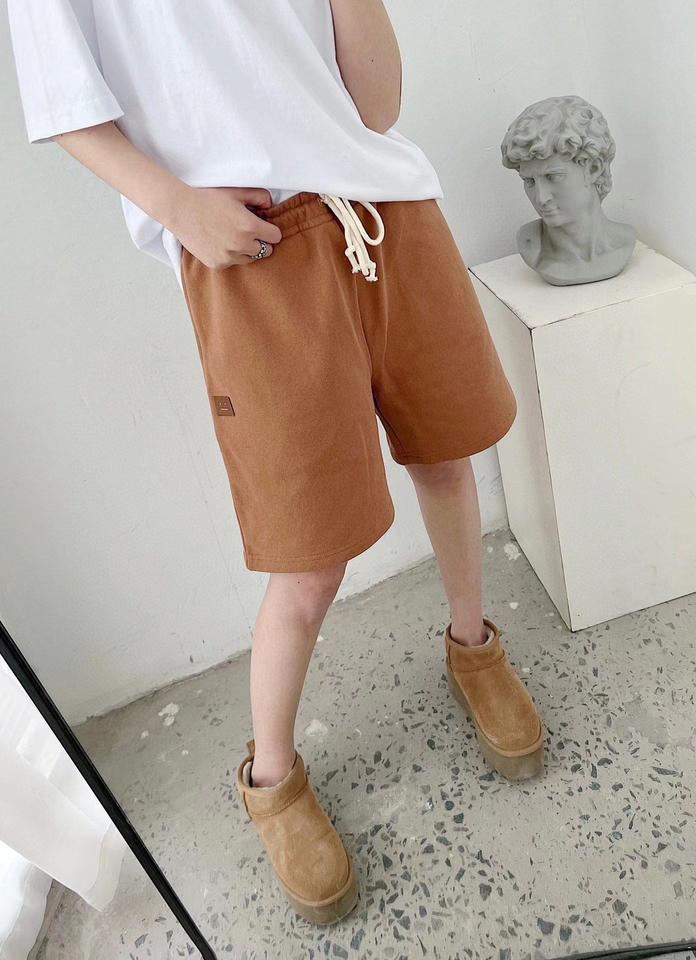 上身素材# Acne Studios 23ss 廓形笑脸刺绣短裤