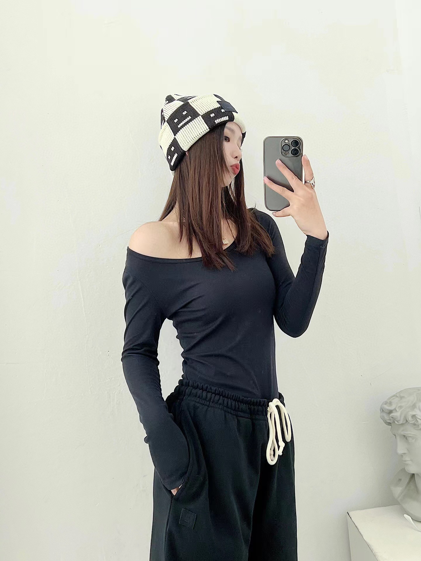 上身素材# Acne Studios 23ss 廓形笑脸刺绣短裤