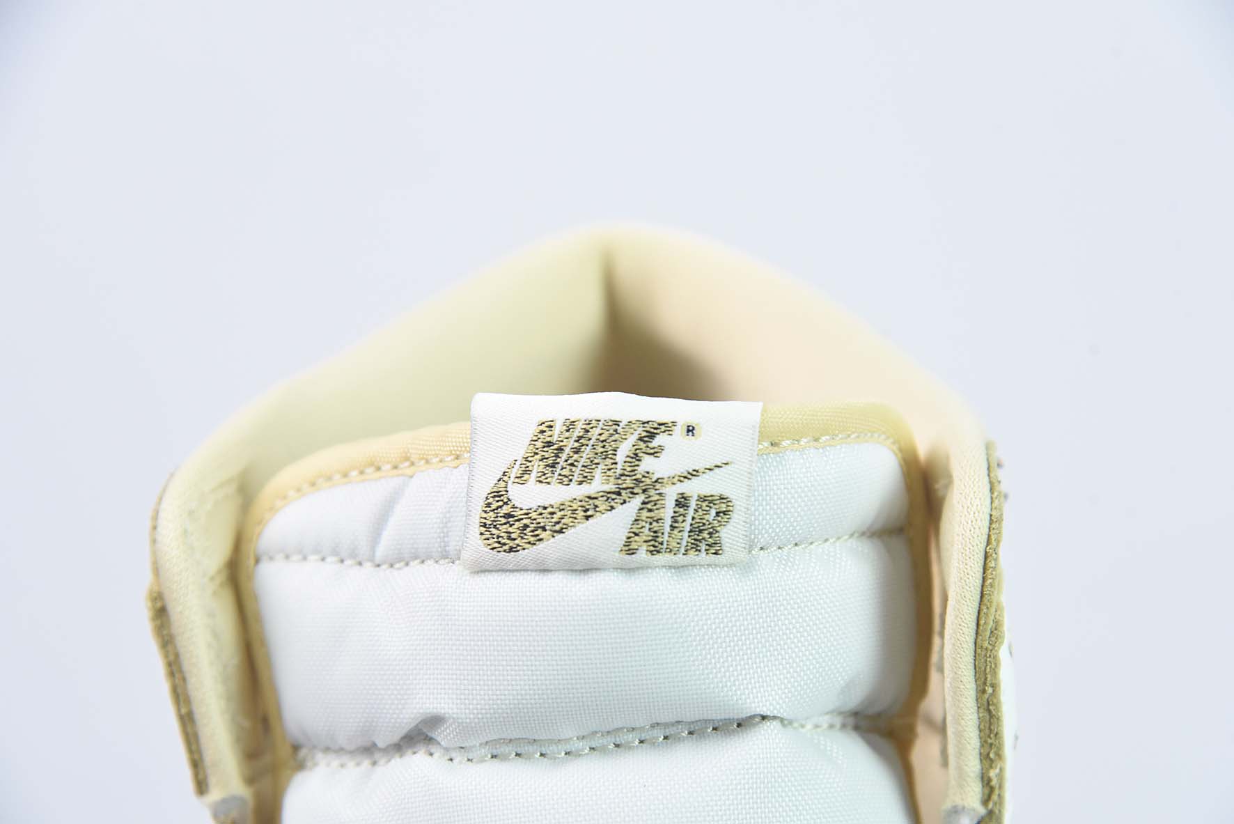 Air Jordan 1 High OG "Vibrations of Naija" AJ1 乔1小香风 高帮篮球鞋 货号 FD8631-100