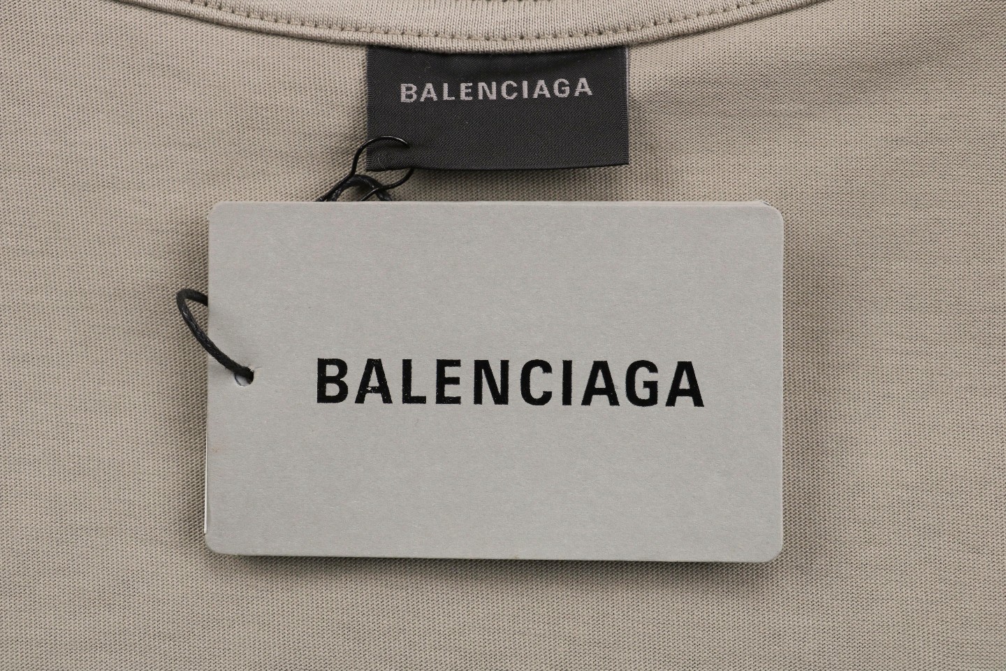 170 Balenciaga/巴黎世家 23ss 胸前小标前后标语字母刺绣短袖-卡其