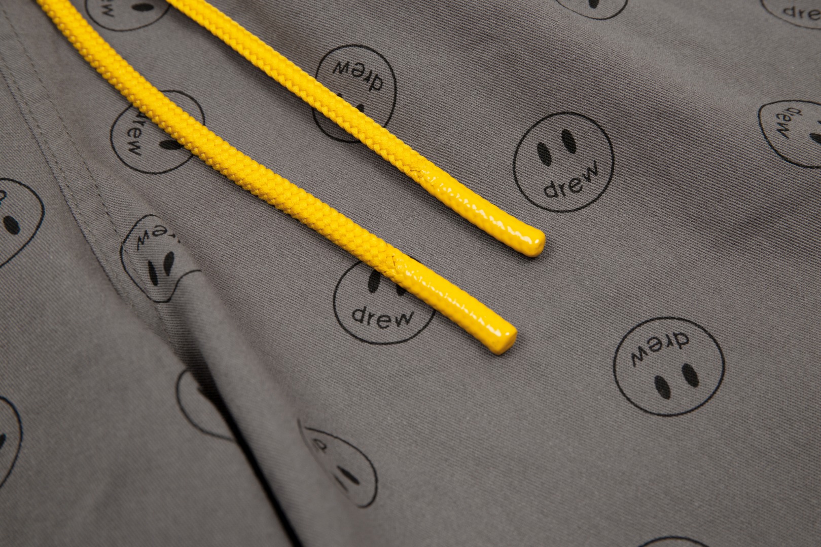 Drew House 2023s: Stylish Clothing and Tampons in 7 Colors - 图片 8