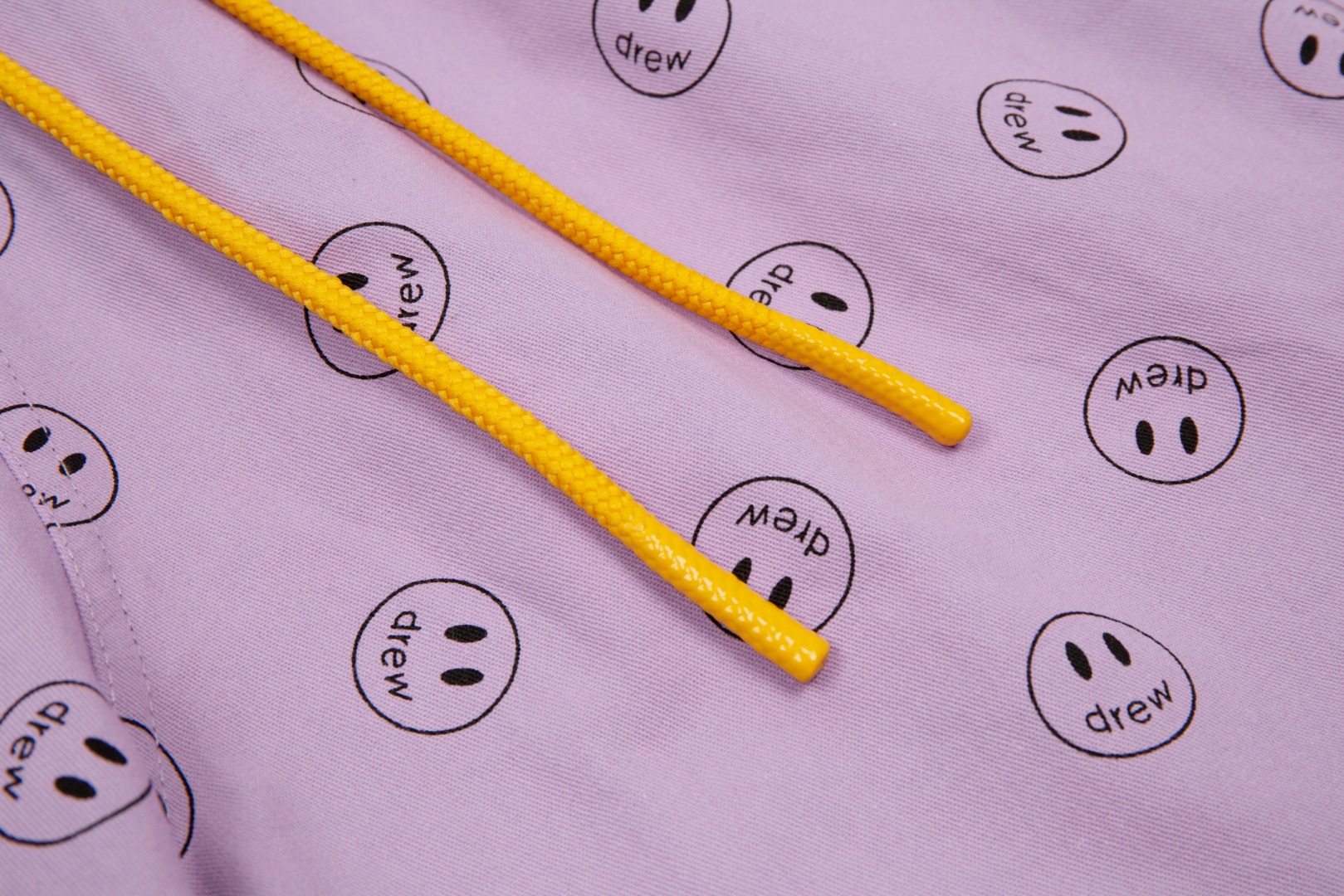 “Drew House 2023s Clothing Collection: 7 Color Options, Customizable Tampons” - 图片 4