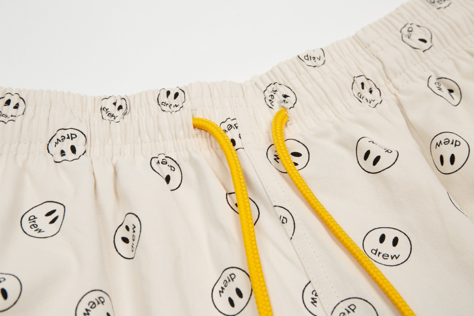“Drew House 2023s Clothing Collection: 7 Colors and Customizable Options” - 图片 4