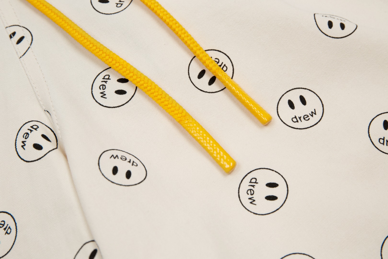 “Drew House 2023s Clothing Collection: 7 Colors and Customizable Options” - 图片 8