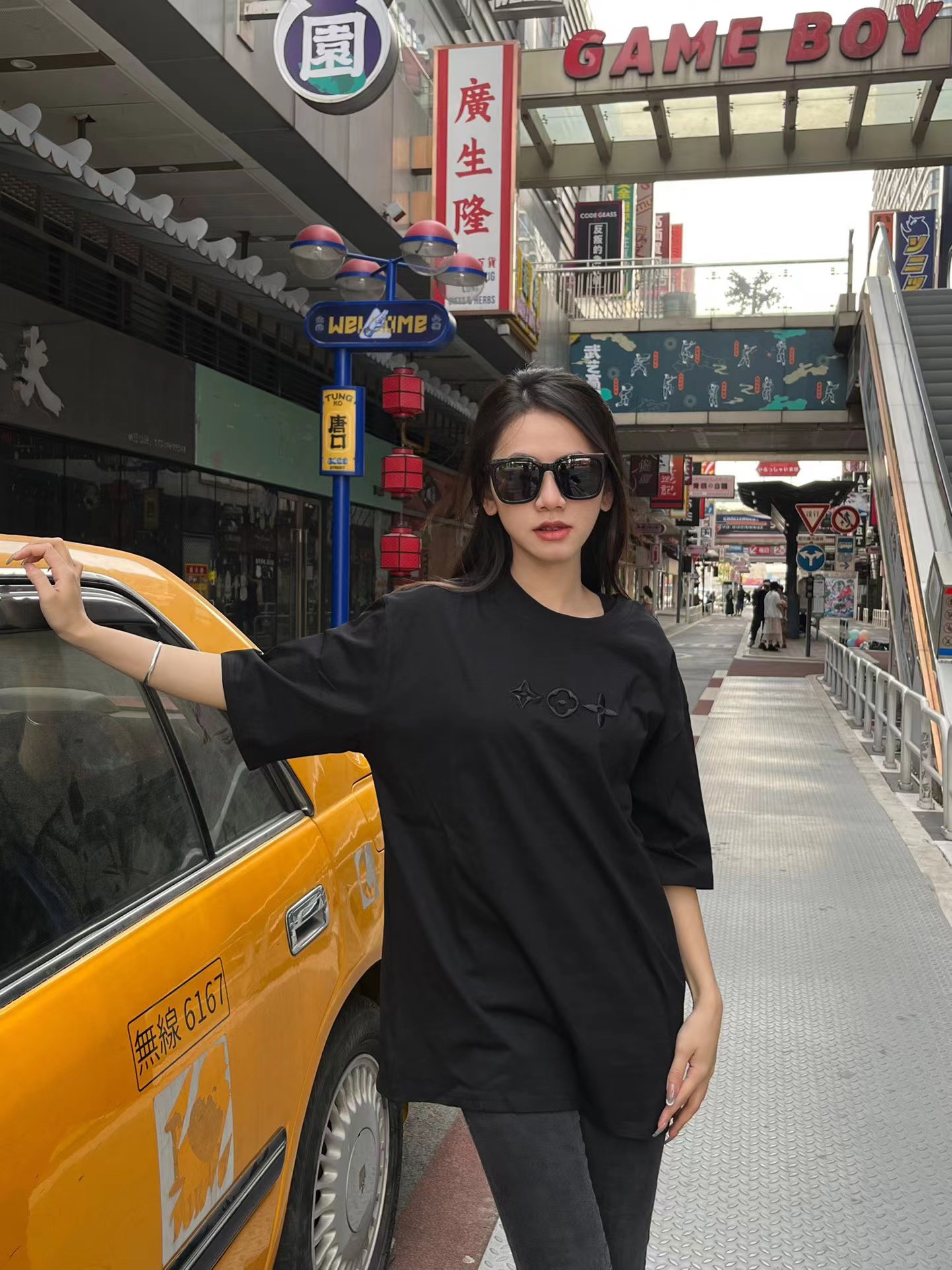 上身素材# Louisviutton/路易威登 LV 23FW新款三花刺绣短袖