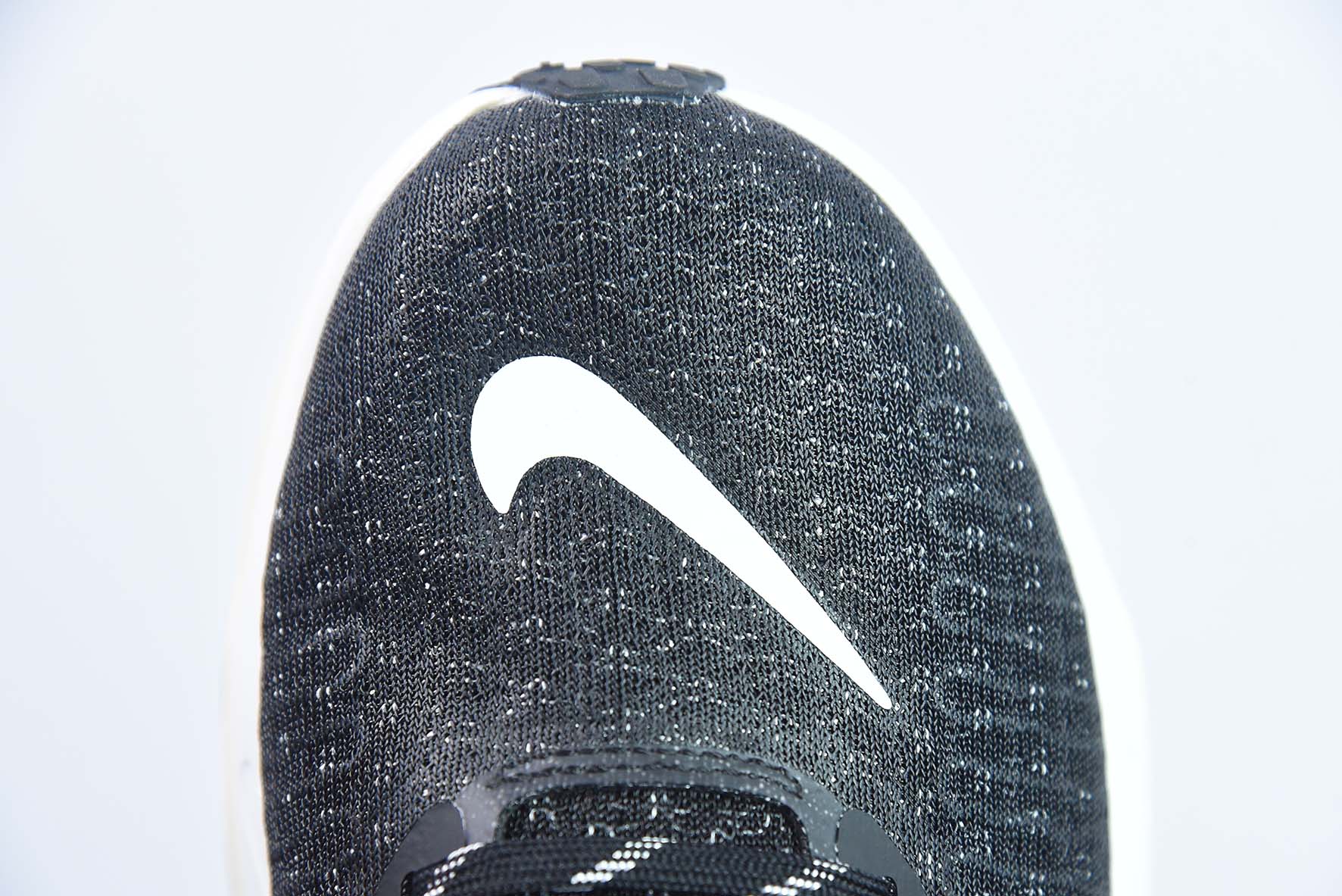 Nk Zoom X Invincible Run Fk 3 马拉松机能风格运动鞋 货号：DR2615-001