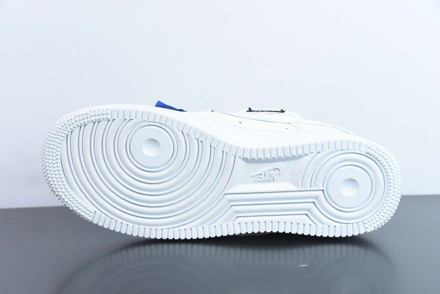 Nike Air Force 1 AF1 空军一号/低帮 米白 笑脸 货号：CW2288-111