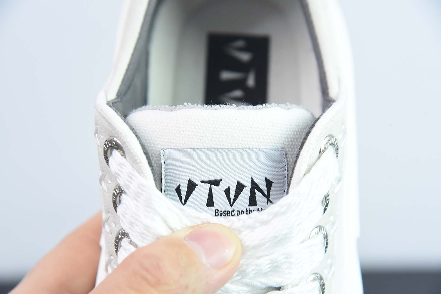 NUK50802250 VTVN 2023春夏新款面包鞋 情侣款 休闲 运动鞋 板鞋