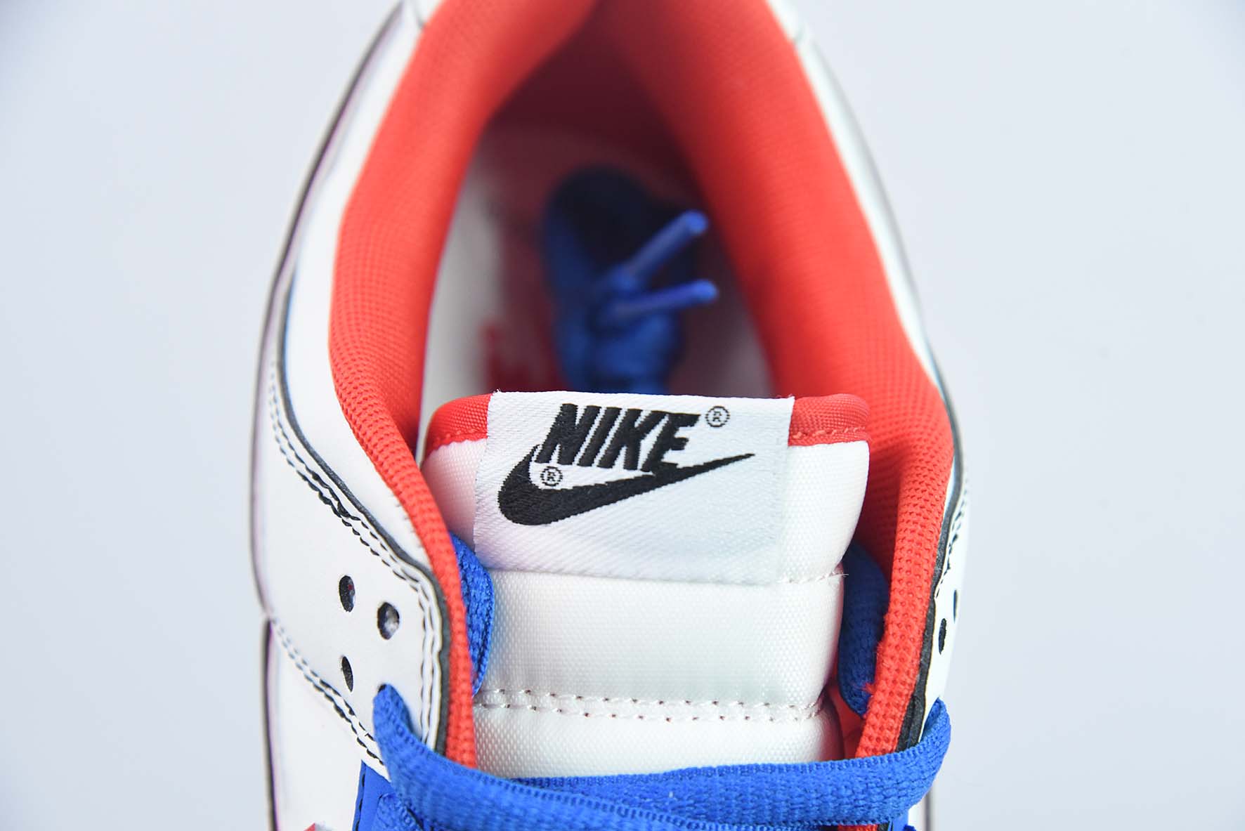 NK Dunk Low 低帮休闲板鞋大友克洋 大白兔印花低帮运动鞋  货号：NN5869-601