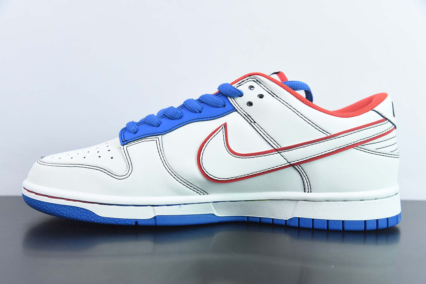 NK Dunk Low 低帮休闲板鞋大友克洋 大白兔印花低帮运动鞋  货号：NN5869-601